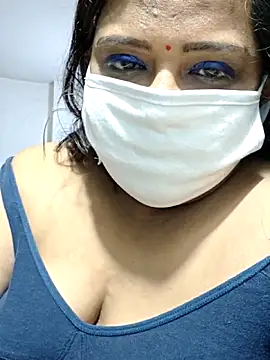 Snapshot of Love_Jenny chatting on 02/18/26, 06:09 Love Jenny online show from 02/18/26, 06:09