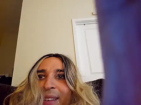 Snapshot of Imbound4u chatting on 10/01/25, 12:16 Imbound4u online show from 10/01/25, 12:16