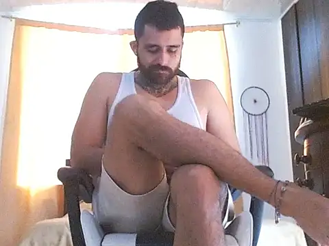 aronmiller404 online show from 12/30/24, 04:19