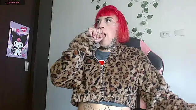 charlotbelucci  online show from 04/07/26, 05:13