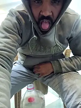 Snapshot of ListedLoin chatting on 03/20/25, 05:15 ListedLoin online show from 03/20/25, 05:15