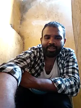 Snapshot of ListedLoin chatting on 10/31/25, 02:29 ListedLoin online show from 10/31/25, 02:29