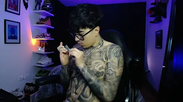 jung dragon online show from 11/27/25, 06:15