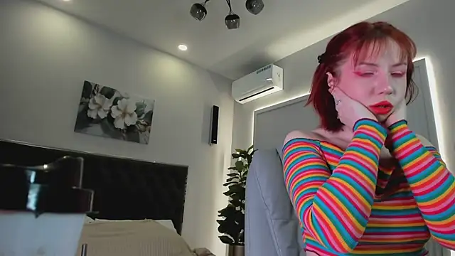 Love is Lola online show from 03/14/25, 01:48