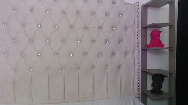 Abril Squirt online show from 02/26/26, 09:14