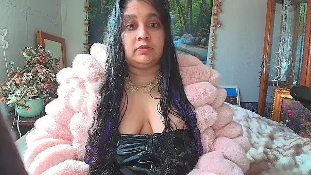 Snapshot of MelanieFawker chatting on 03/06/25, 05:11 MelanieFawker online show from 03/06/25, 05:11