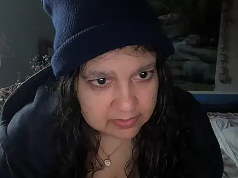 Snapshot of MelanieFawker chatting on 10/02/25, 02:02 MelanieFawker online show from 10/02/25, 02:02