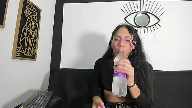EmilyGomezLS online show from 04/11/26, 11:25