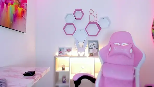 Snapshot of Malu_M chatting on 03/10/25, 06:01 Malu M online show from 03/10/25, 06:01