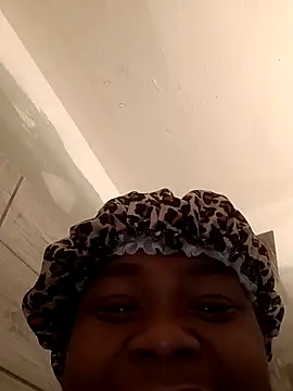 Snapshot of pinkpassionpleaser chatting on 12/20/24, 11:32 pinkpassionpleaser online show from 12/20/24, 11:32