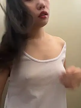 Eliza-E online show from 12/17/25, 07:36