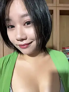 Snapshot of Eliza-E chatting on 06/26/26, 10:30 Eliza-E online show from 06/26/26, 10:30