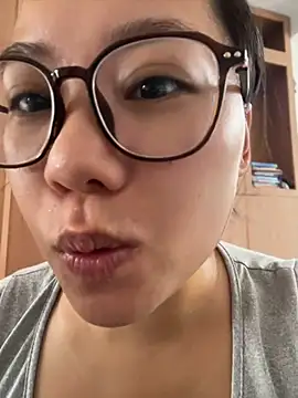 Snapshot of Eliza-E chatting on 07/02/26, 01:16 Eliza-E online show from 07/02/26, 01:16