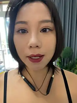 Snapshot of Eliza-E chatting on 08/01/26, 01:38 Eliza-E online show from 08/01/26, 01:38
