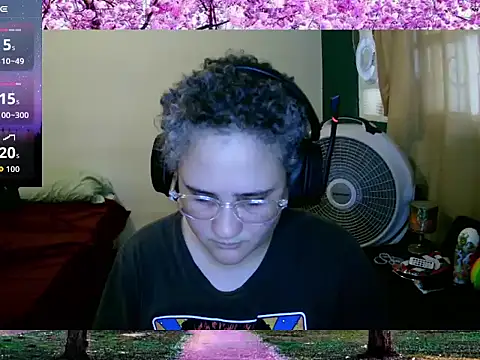 Snapshot of lolalicious_758 chatting on 09/17/25, 06:20 lolalicious 758 online show from 09/17/25, 06:20