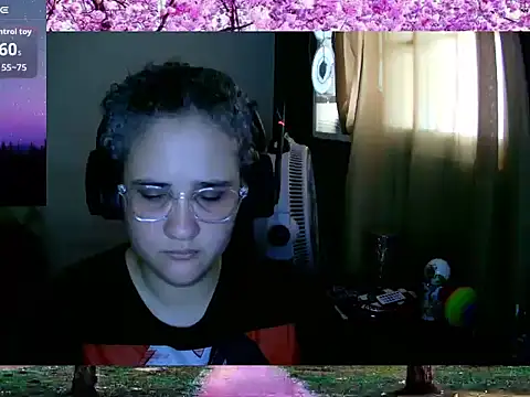 Snapshot of lolalicious_758 chatting on 09/18/25, 01:46 lolalicious 758 online show from 09/18/25, 01:46