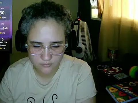 Snapshot of lolalicious_758 chatting on 09/24/25, 03:04 lolalicious 758 online show from 09/24/25, 03:04