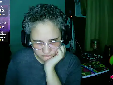 Snapshot of lolalicious_758 chatting on 10/05/25, 04:22 lolalicious 758 online show from 10/05/25, 04:22