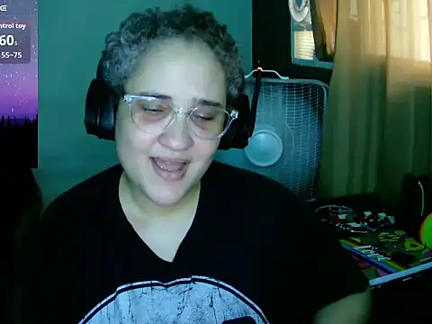 Snapshot of lolalicious_758 chatting on 10/06/25, 06:05 lolalicious 758 online show from 10/06/25, 06:05