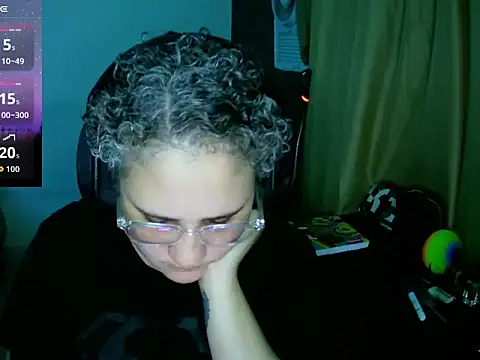 Snapshot of lolalicious_758 chatting on 10/11/25, 02:00 lolalicious 758 online show from 10/11/25, 02:00