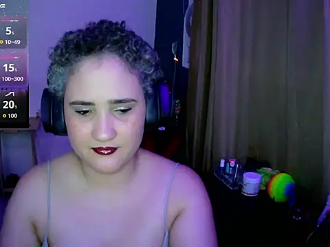 Snapshot of lolalicious_758 chatting on 11/16/25, 03:45 lolalicious 758 online show from 11/16/25, 03:45