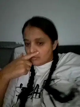 sarahhh1987 online show from 10/26/25, 06:36