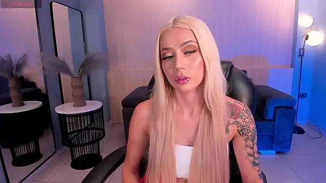 HannaConnor  online show from 02/27/25, 07:58