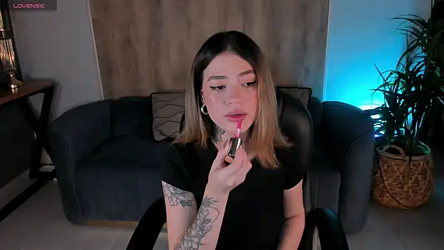 ViolettHansson online show from 03/13/25, 09:48