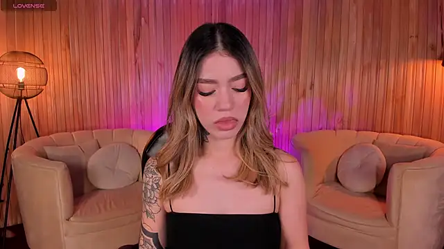 ViolettHansson online show from 09/19/25, 06:41