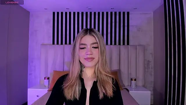 ViolettHansson online show from 05/12/26, 10:12