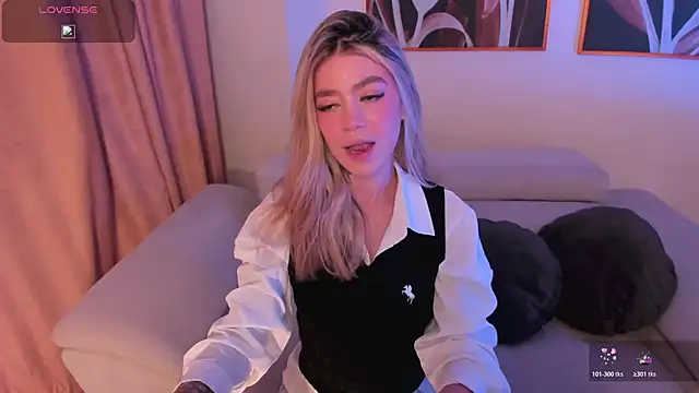 ViolettHansson online show from 05/30/26, 10:01