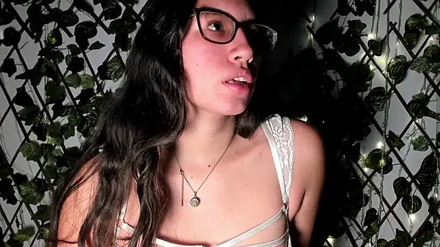 CoralineSanchez online show from 11/24/25, 07:13