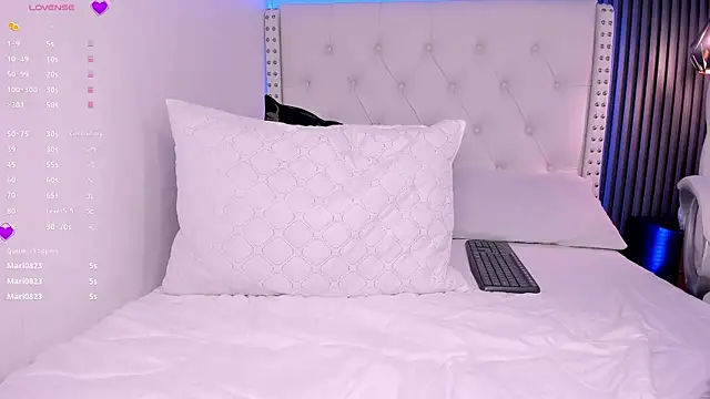 aliscollins  online show from 03/11/25, 05:27