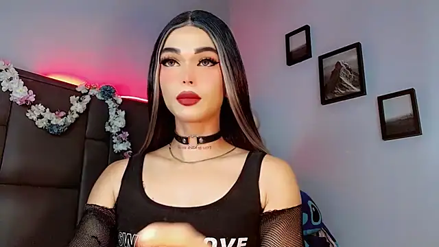 Snapshot of Marian_LV chatting on 09/23/25, 08:06 Marian LV online show from 09/23/25, 08:06