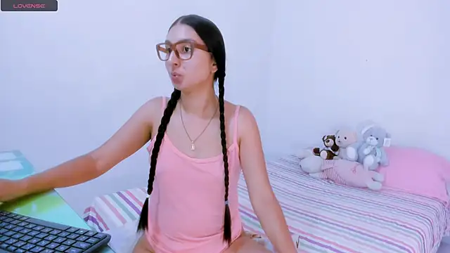 Alyson0001 online show from 10/01/25, 07:09