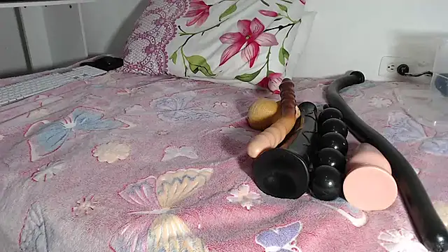 ruby07 online show from 11/28/25, 08:00