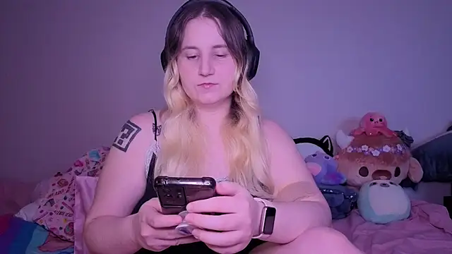 Glitch Witch online show from 03/19/26, 02:59