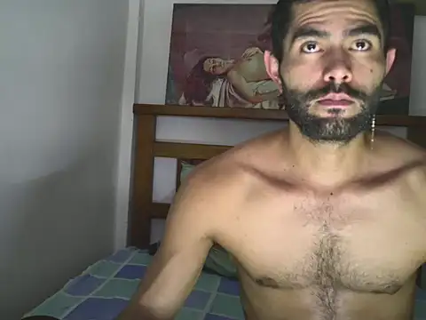 Snapshot of hideonbush051 chatting on 10/21/25, 04:46 hideonbush051 online show from 10/21/25, 04:46