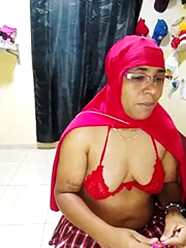 Aaliyah brown online show from 12/02/25, 03:34