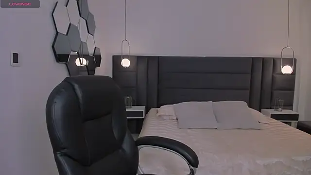 AnaisNin online show from 11/14/25, 03:16