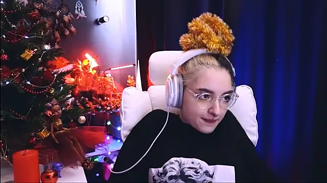 Avi Nile online show from 12/22/24, 05:56