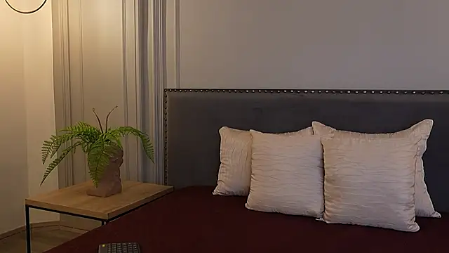 IrisBaker online show from 10/04/25, 11:03