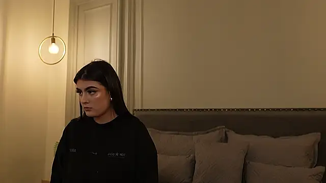 IrisBaker online show from 10/06/25, 10:18