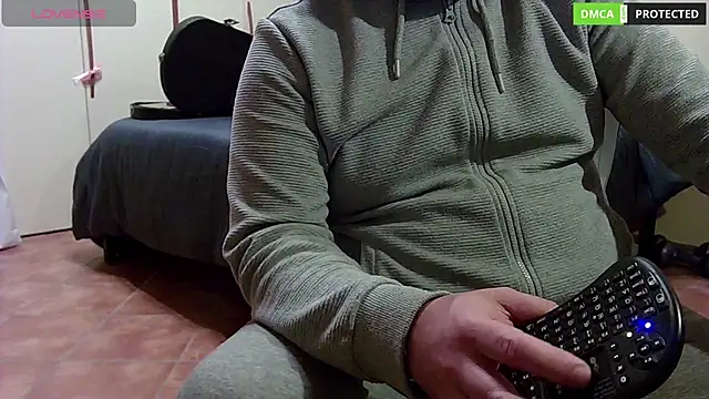 Snapshot of MultiOrgasmicLover chatting on 12/26/24, 08:11 MultiOrgasmicLover online show from 12/26/24, 08:11