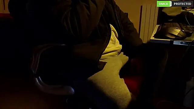 Snapshot of MultiOrgasmicLover chatting on 03/21/25, 05:34 MultiOrgasmicLover online show from 03/21/25, 05:34