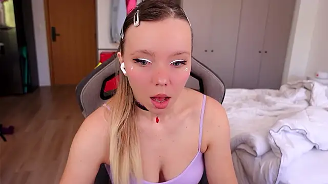 Ayra Lust online show from 02/06/26, 05:38