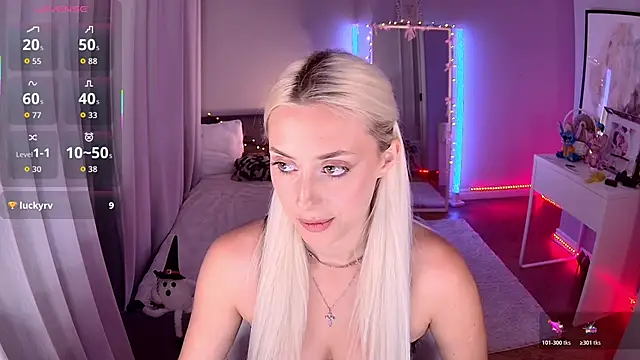 LoryWood online show from 11/22/25, 03:22