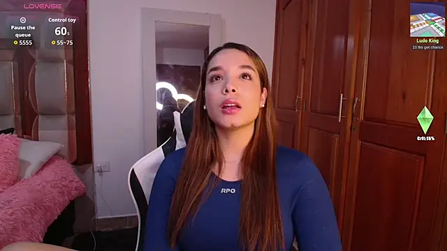 emilyaboott online show from 04/12/26, 09:42