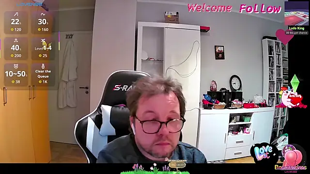 Snapshot of larsgessner30 chatting on 05/18/26, 10:26 larsgessner30 online show from 05/18/26, 10:26