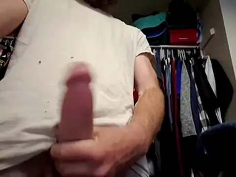 Snapshot of dougyhung2231 chatting on 03/22/26, 09:18 dougyhung2231 online show from 03/22/26, 09:18